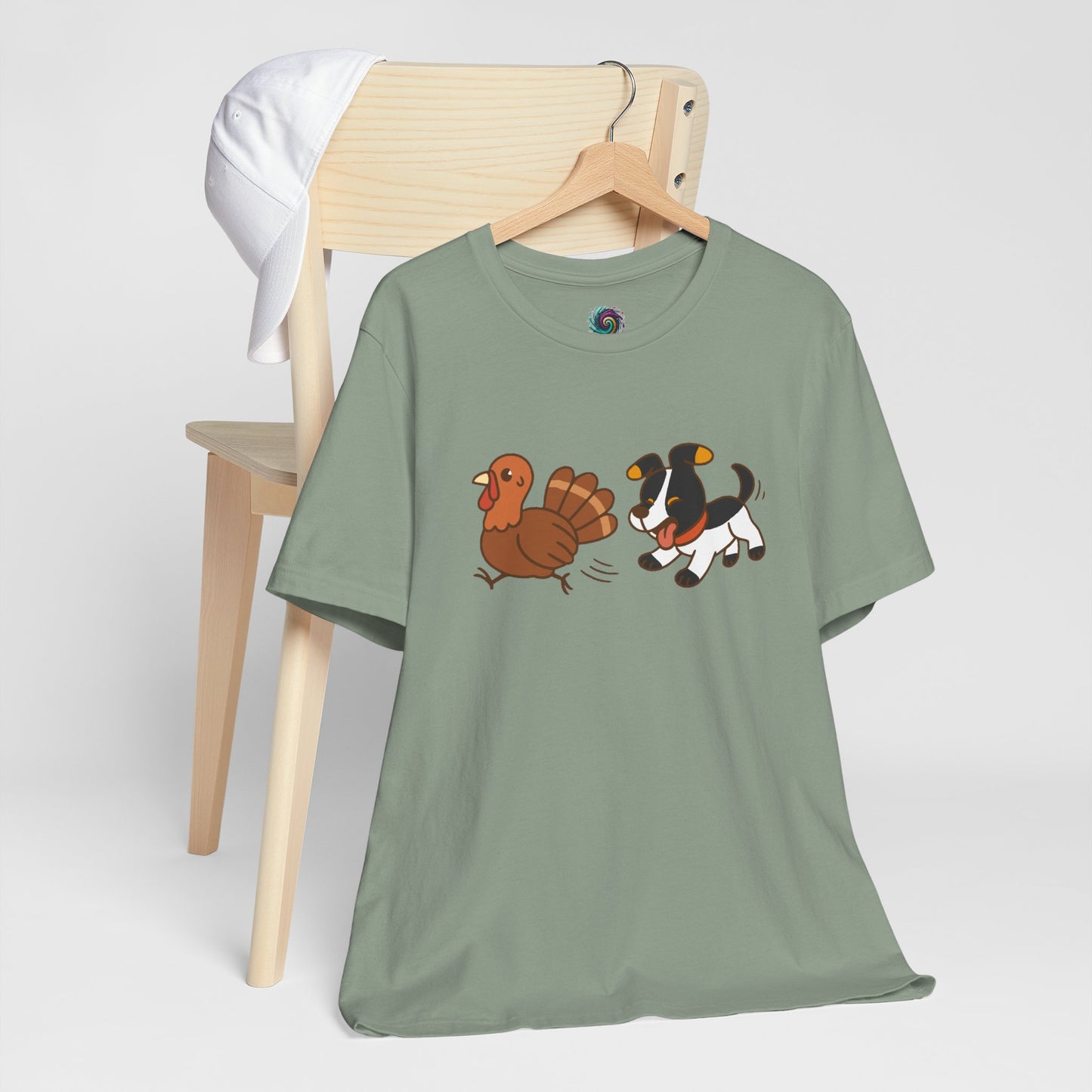 Dog Chasing Turkey T-Shirt – Funny Thanksgiving Dog Tee
