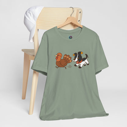 Dog Chasing Turkey T-Shirt – Funny Thanksgiving Dog Tee