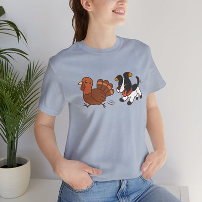 Dog Chasing Turkey T-Shirt – Funny Thanksgiving Dog Tee