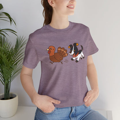 Dog Chasing Turkey T-Shirt – Funny Thanksgiving Dog Tee