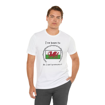 Llanfairpwllgwyngyllgogerychwyrndrobwllllantysiliogogogoch T-Shirt – Funny Wales Travel Merch