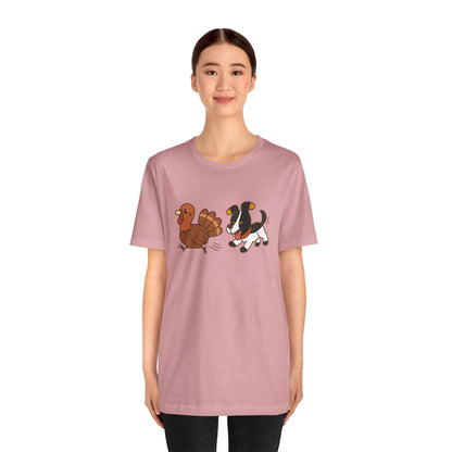 Dog Chasing Turkey T-Shirt – Funny Thanksgiving Dog Tee