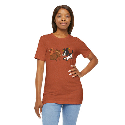 Dog Chasing Turkey T-Shirt – Funny Thanksgiving Dog Tee