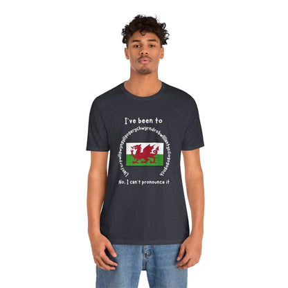 Llanfairpwllgwyngyllgogerychwyrndrobwllllantysiliogogogoch T-Shirt – Funny Wales Travel Merch