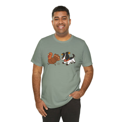 Dog Chasing Turkey T-Shirt – Funny Thanksgiving Dog Tee