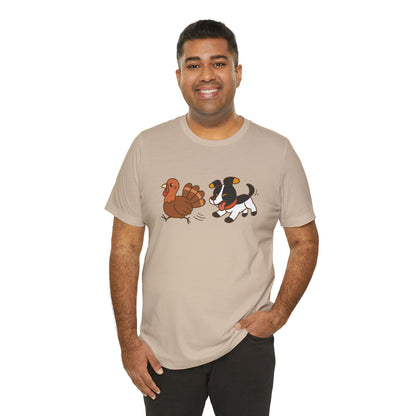 Dog Chasing Turkey T-Shirt – Funny Thanksgiving Dog Tee