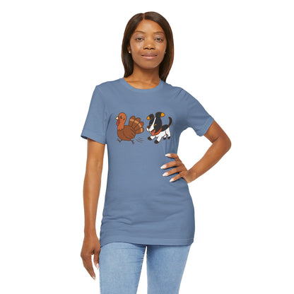 Dog Chasing Turkey T-Shirt – Funny Thanksgiving Dog Tee