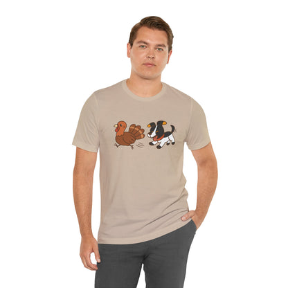 Dog Chasing Turkey T-Shirt – Funny Thanksgiving Dog Tee
