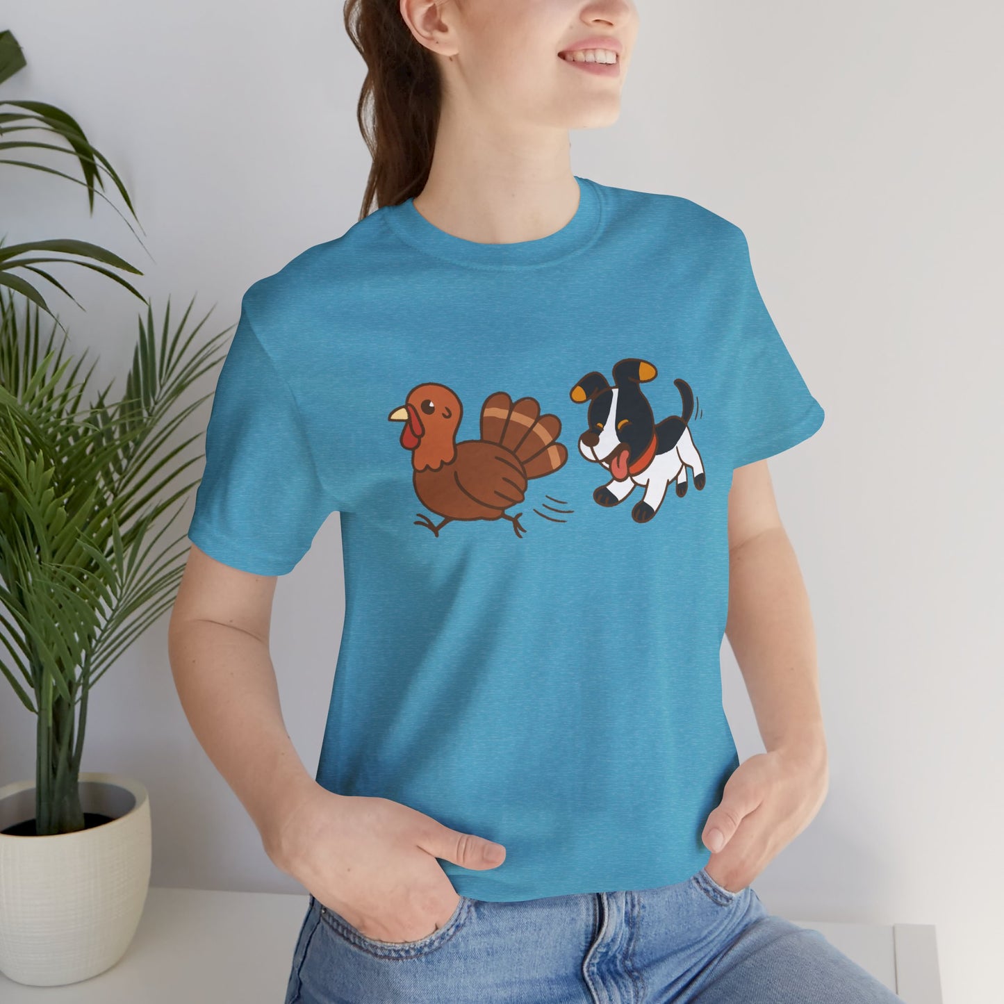Dog Chasing Turkey T-Shirt – Funny Thanksgiving Dog Tee