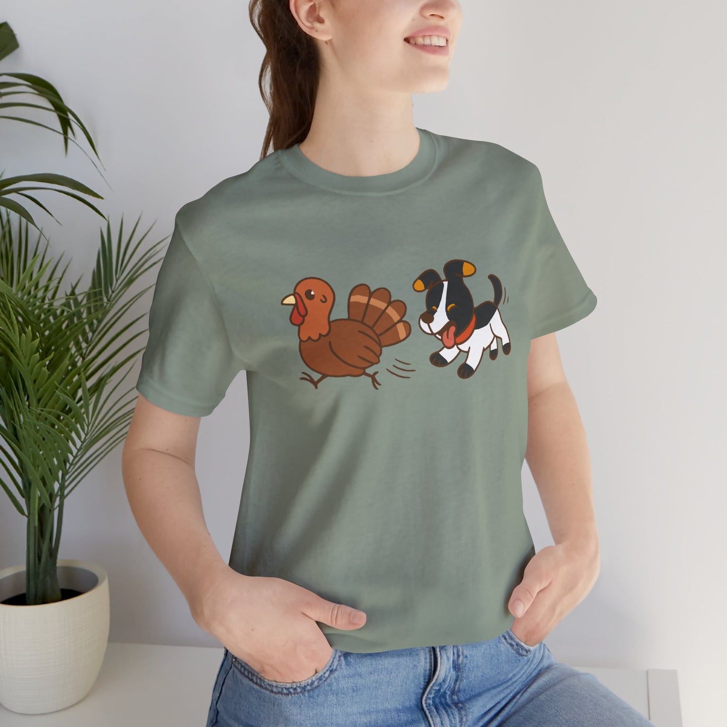 Dog Chasing Turkey T-Shirt – Funny Thanksgiving Dog Tee