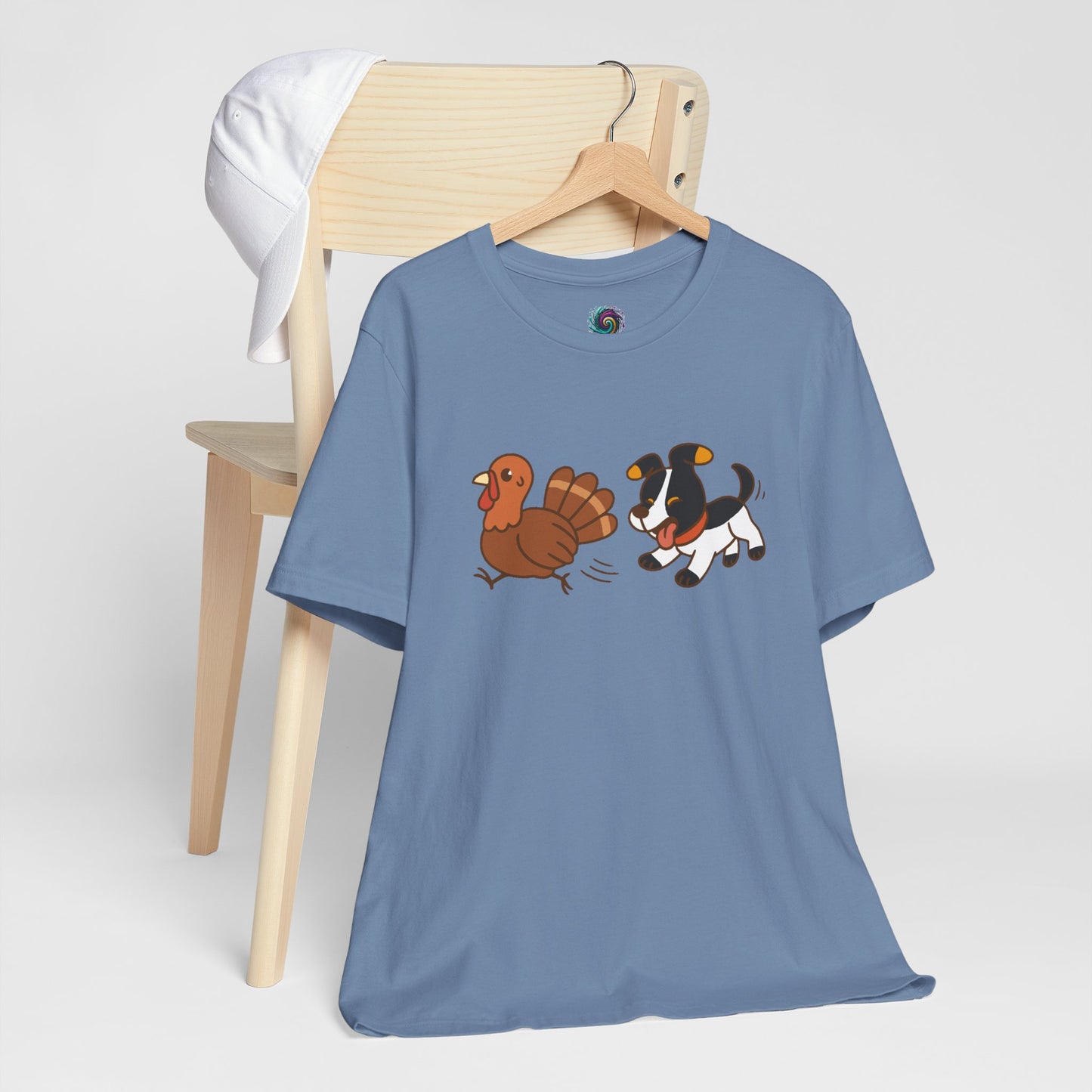 Dog Chasing Turkey T-Shirt – Funny Thanksgiving Dog Tee