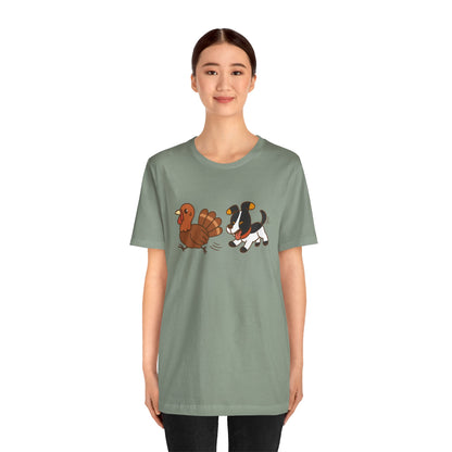 Dog Chasing Turkey T-Shirt – Funny Thanksgiving Dog Tee