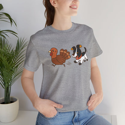 Dog Chasing Turkey T-Shirt – Funny Thanksgiving Dog Tee