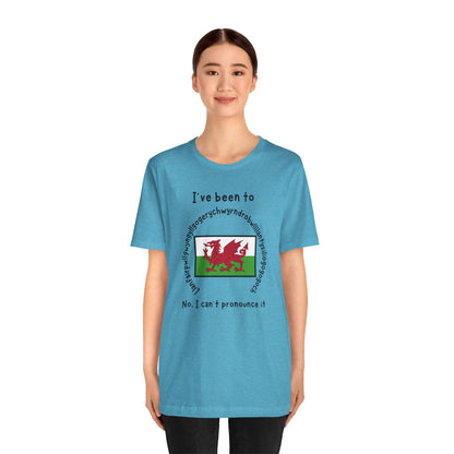 Llanfairpwllgwyngyllgogerychwyrndrobwllllantysiliogogogoch T-Shirt – Funny Wales Travel Merch