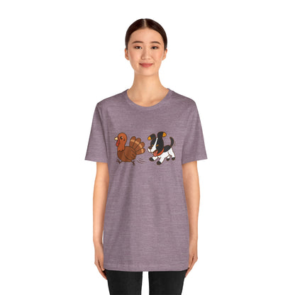 Dog Chasing Turkey T-Shirt – Funny Thanksgiving Dog Tee