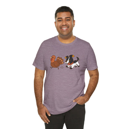 Dog Chasing Turkey T-Shirt – Funny Thanksgiving Dog Tee